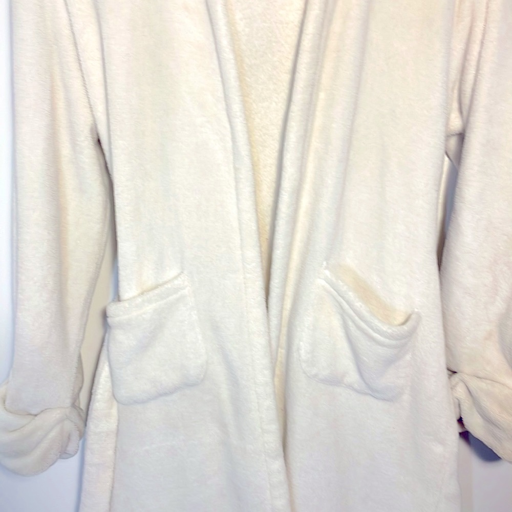 Gap Girls Fuzzy Robe - Picture 2 of 5